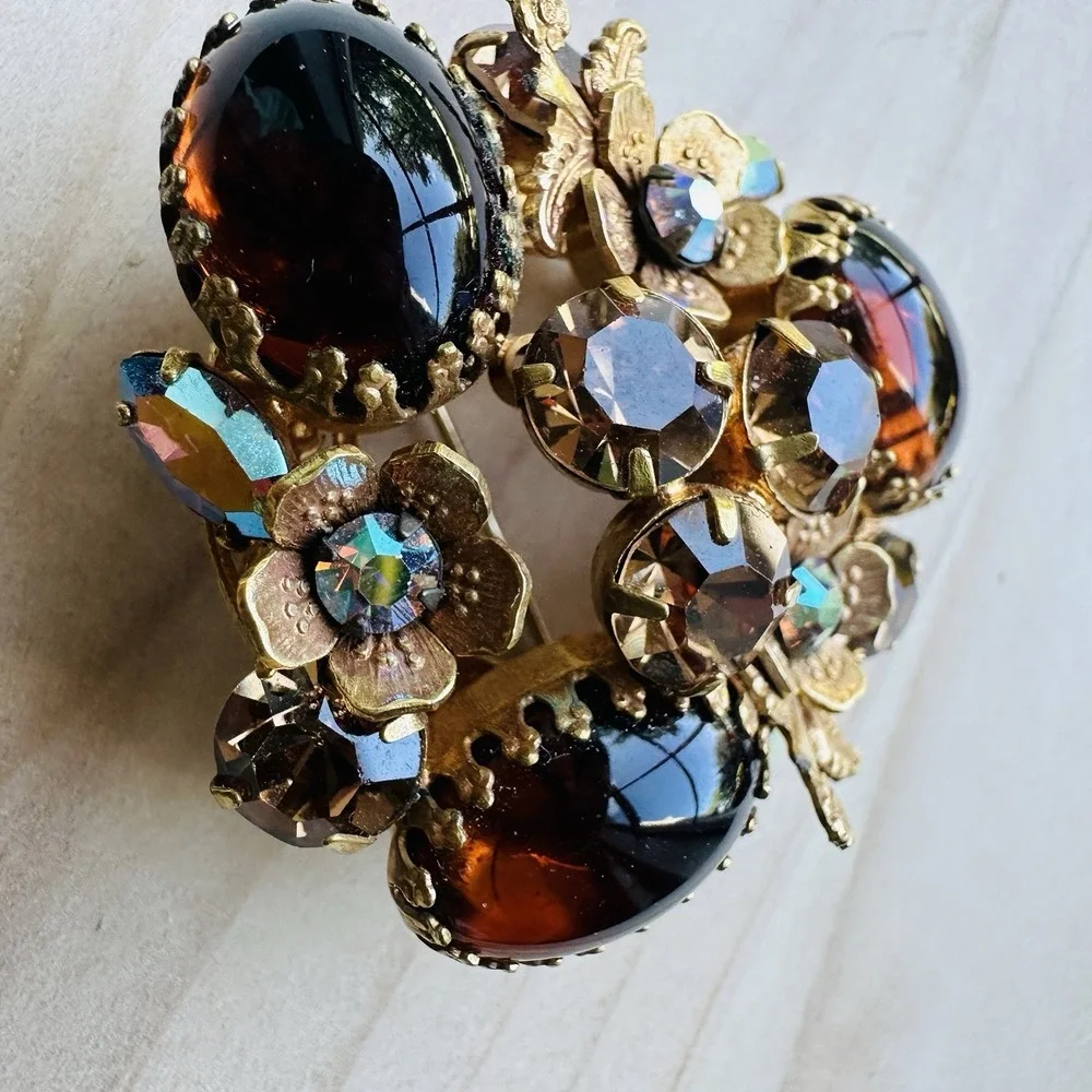 Regency Jewels Brooch Pin 1.75 Inch‎ Flower Amber Brown Crystal Rhinestone Gold